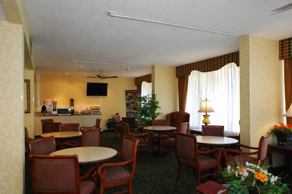 Hotel Baymont By Wyndham Rocky Mount I-95 Restaurace fotografie
